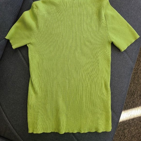 pre-owned short sleeves turtle neck rib texture sweater top (size small) - Picture 5 of 7